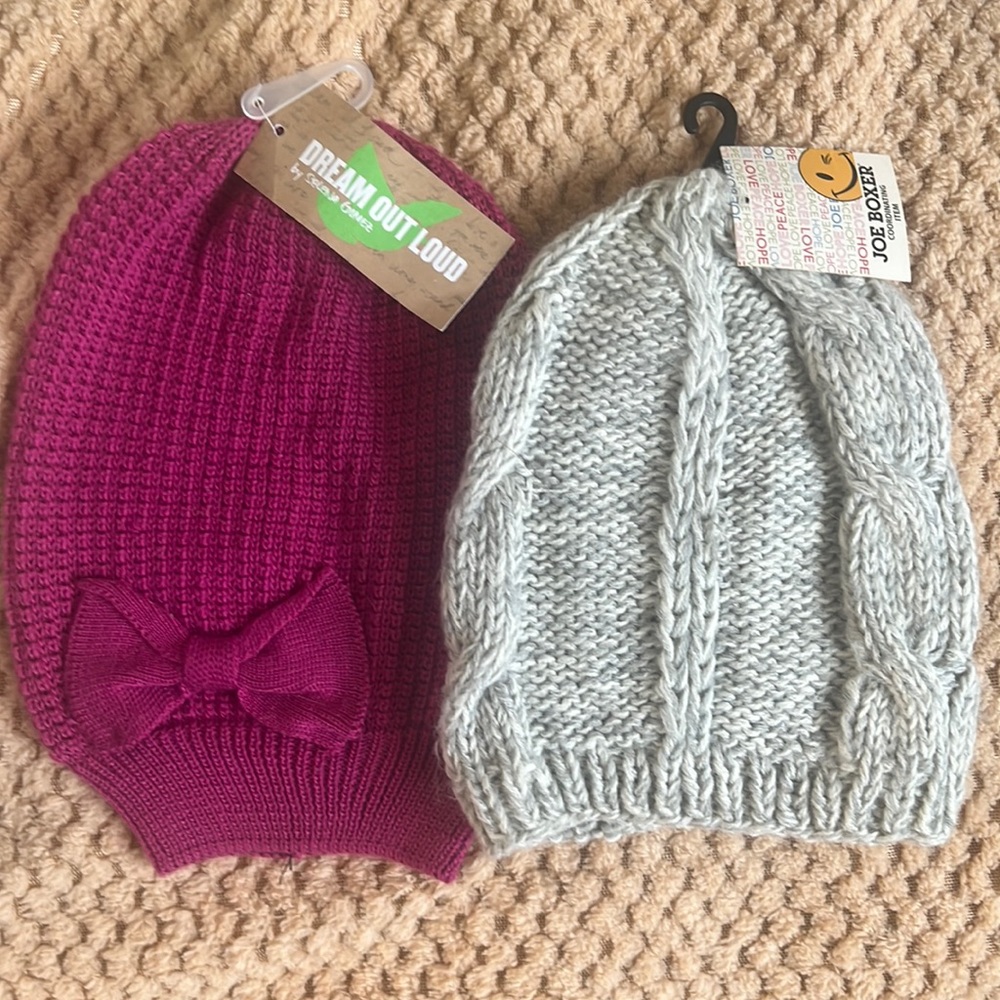 Set of 2 one size beanies
